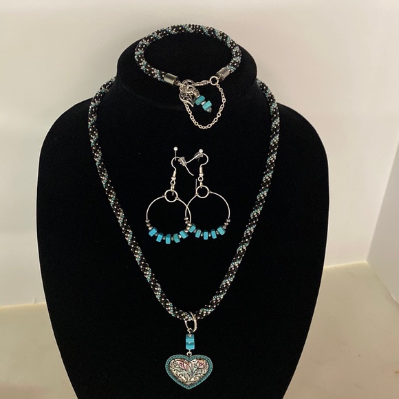 NEW!!!  TURQUOISE DREAMS JEWELY SET by JEWELRY FROM THE HEART - Picture 4 of 7